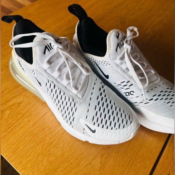 Nike Women's Nike Air Max 270 sz 8.5 shoes White Black Nike Athletic Shoes - Picture 8 of 9